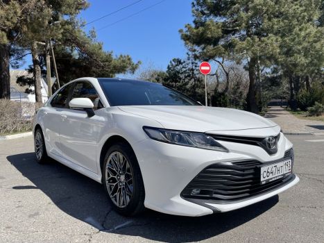 Toyota Camry V70