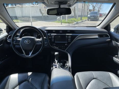 Toyota Camry V70