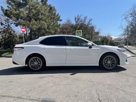 Toyota Camry V70