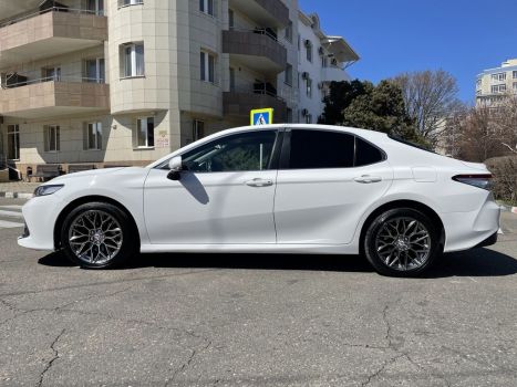 Toyota Camry V70