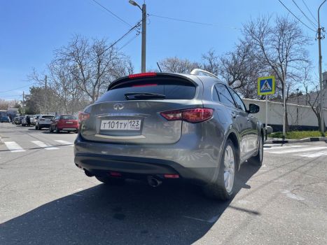 Infinity QX70