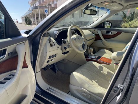 Infinity QX70