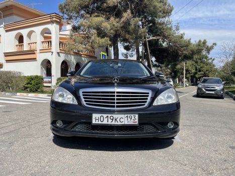 Mercedes-Benz S221
