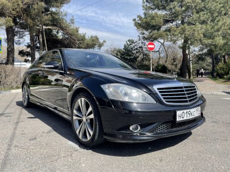 Mercedes-Benz S221