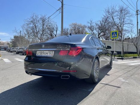BMW 7-series