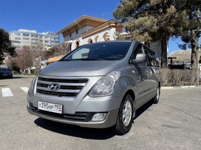 Hyundai H-1 8-9 мест