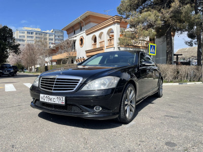 Mercedes-Benz S221